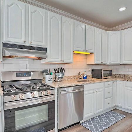 Baltimore Abode, Walk To Cross Street Market! Екстер'єр фото
